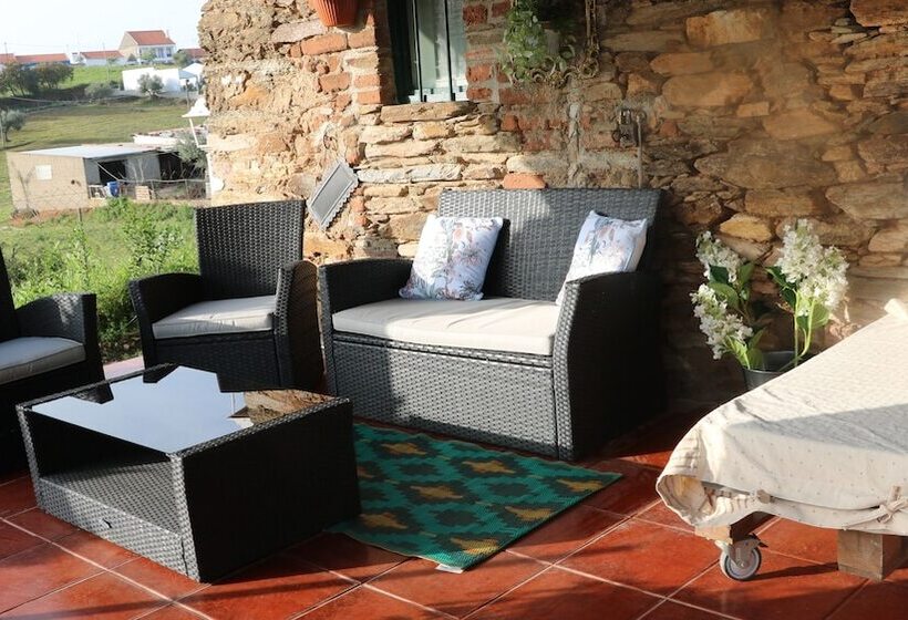 C & M Casa De Mares