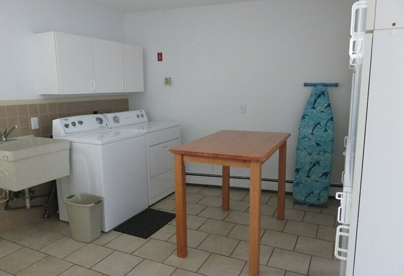 Cottages At The Even Tide Resort