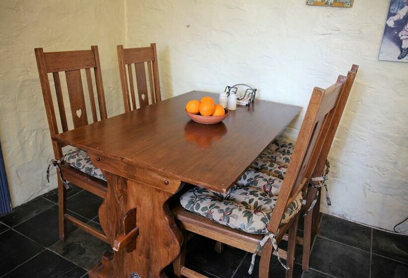 Griffiths Cottage
