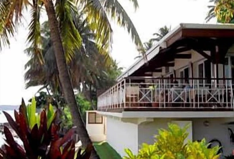 هتل Allamanda