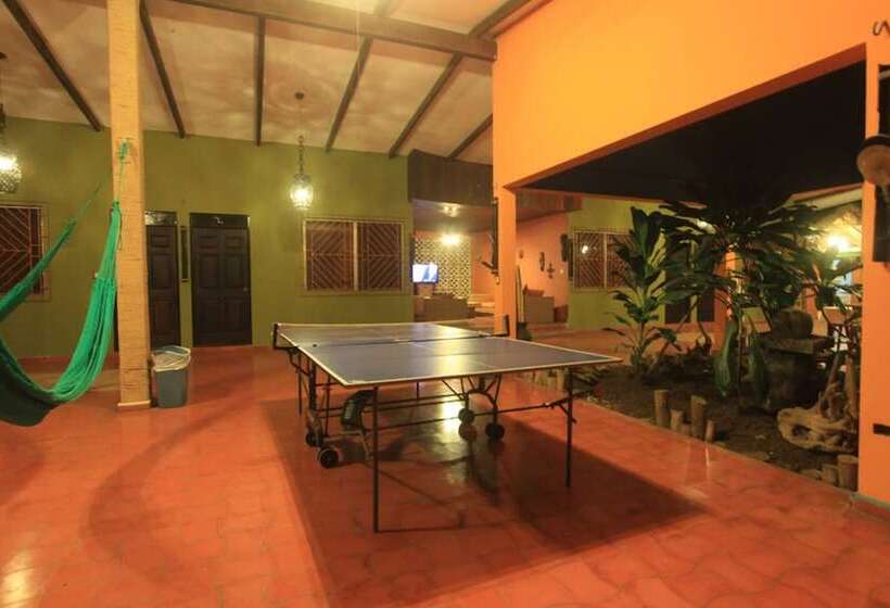 בית מלון כפרי Atlakamani Surfing Resort