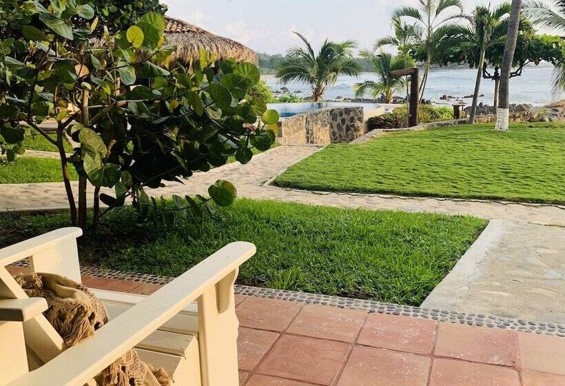 هتل Casa Manzanillo Boutique