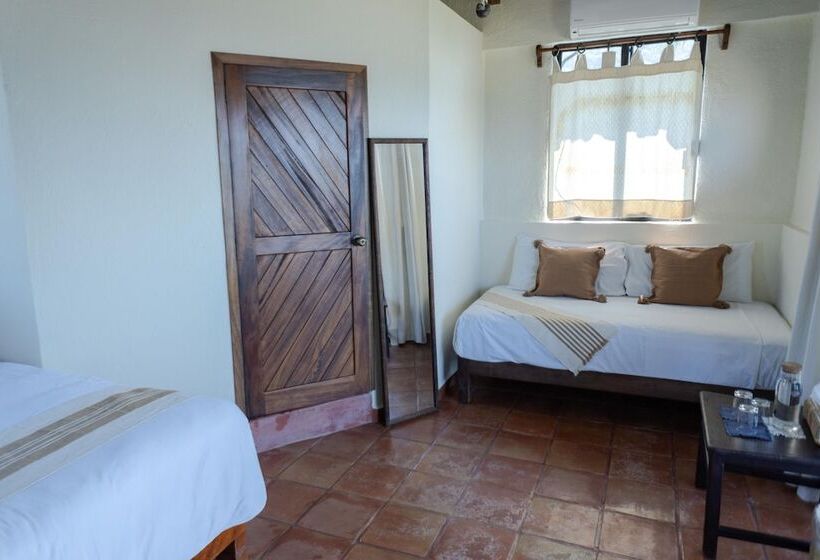 هتل Casa Manzanillo Boutique