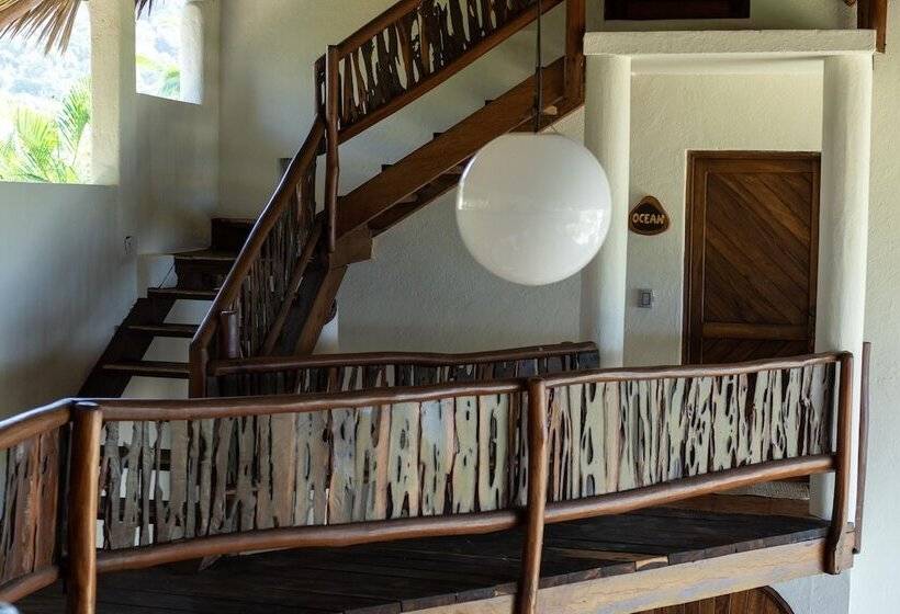 هتل Casa Manzanillo Boutique