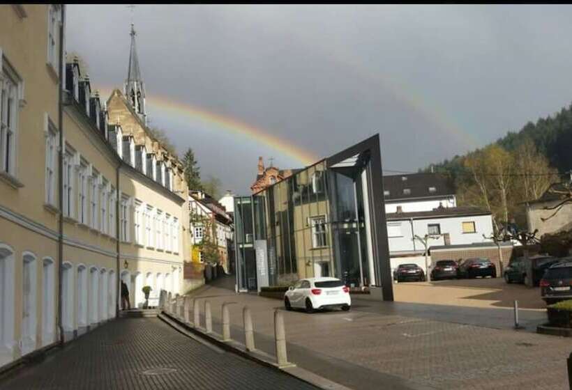 هتل Ferienhaus Am Schloss Sayn
