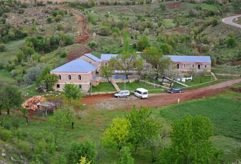 هتل Nemrut Kervansaray