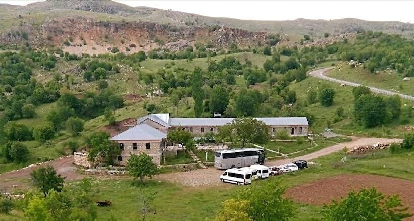 هتل Nemrut Kervansaray