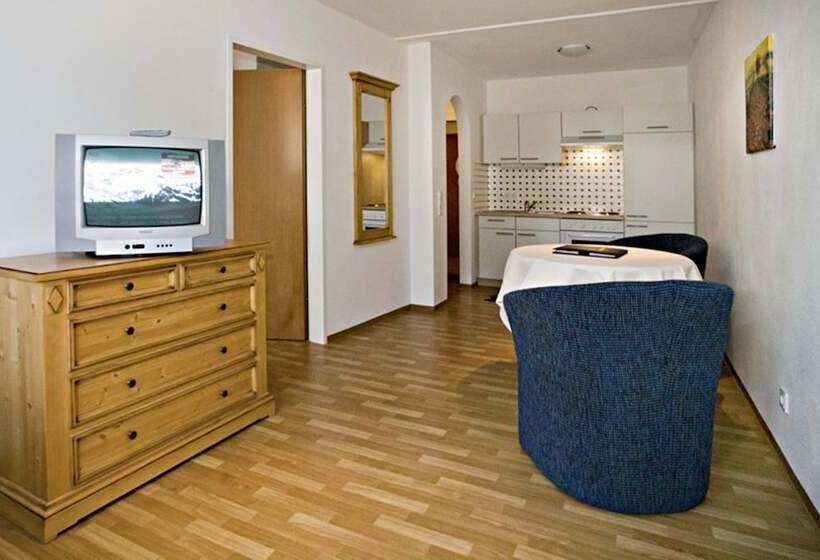 هتل Neue Post Apartments