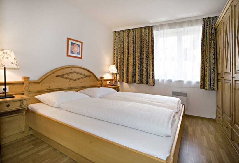 هتل Neue Post Apartments