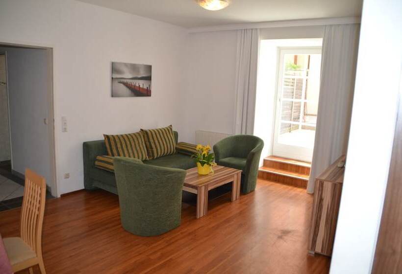 هتل Neue Post Apartments