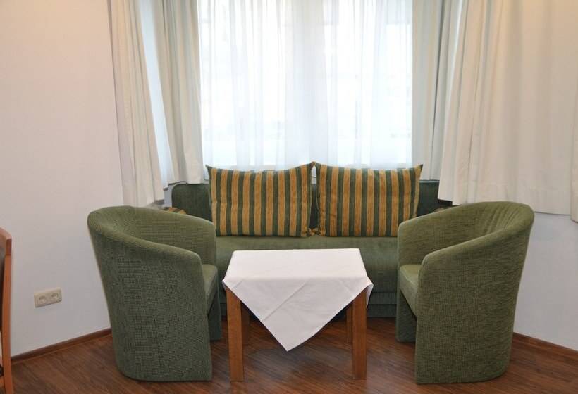 هتل Neue Post Apartments