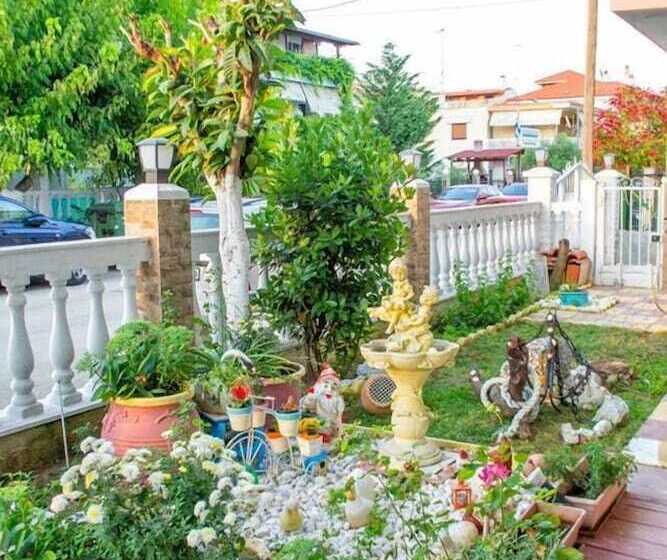 ホテル Niki Apartments