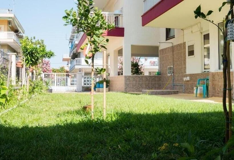 ホテル Niki Apartments