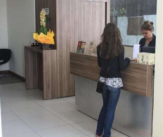 هتل Resende Inn