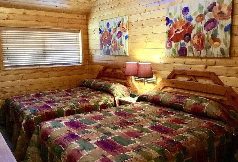 مُتل Giant Oaks Lodge