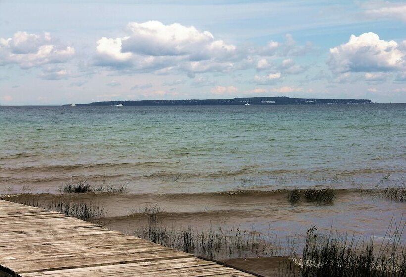 Mackinac Lake Trail Motel