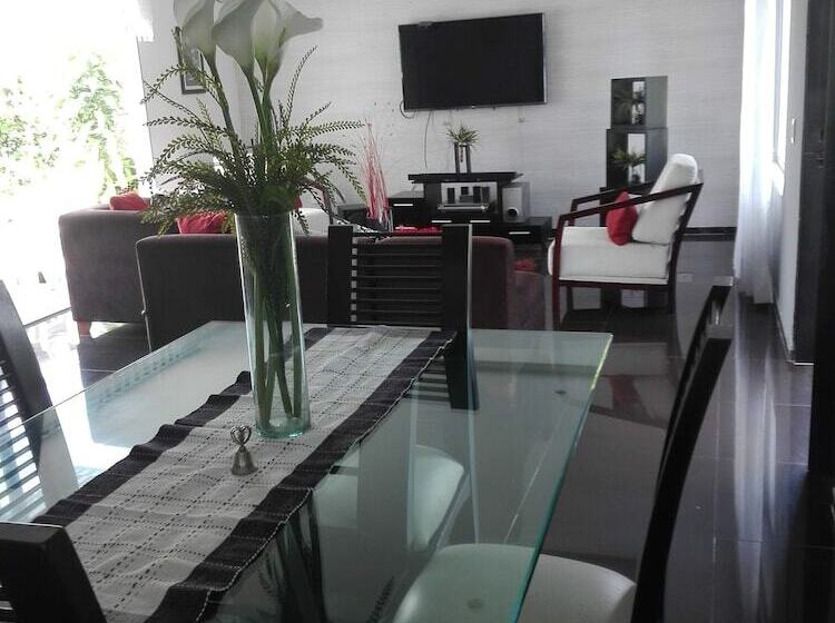 پانسیون Espectacular Chalet Con Piscina