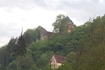 پانسیون Gästehaus Am Schloss Sayn