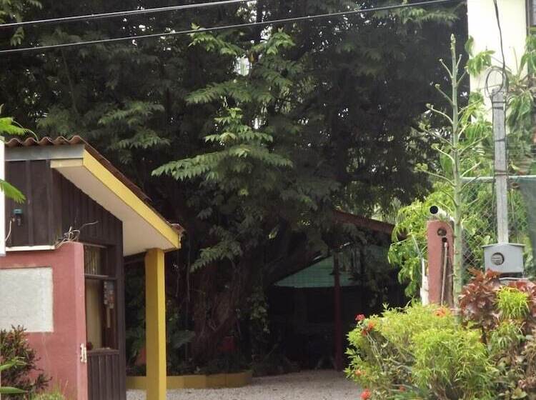 פנסיון Laura S House Bed & Breakfast