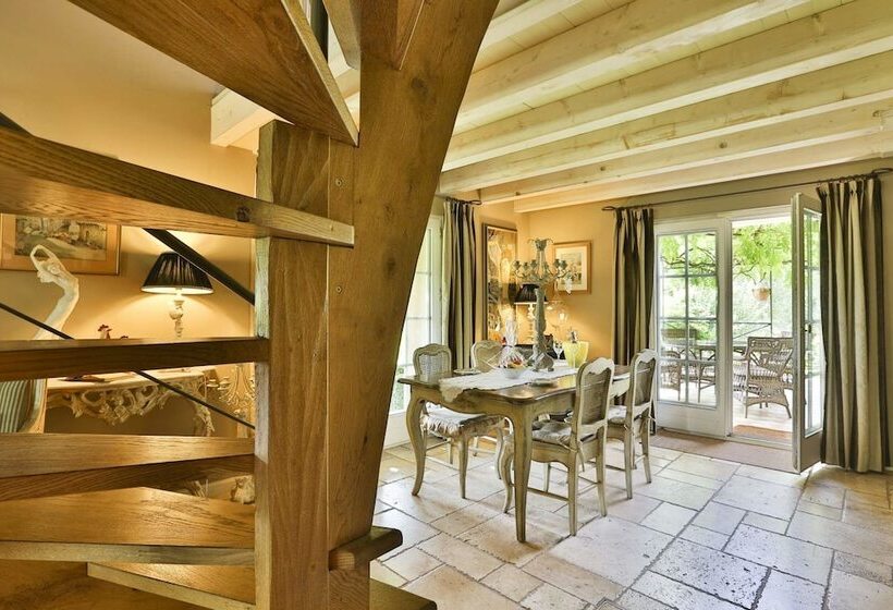 پانسیون Le B. Cottage