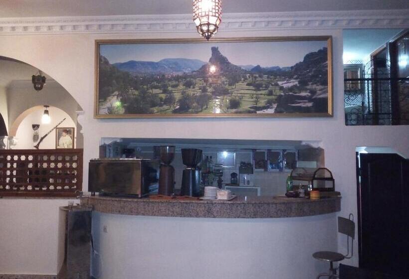 بنسيون Rochers Peints