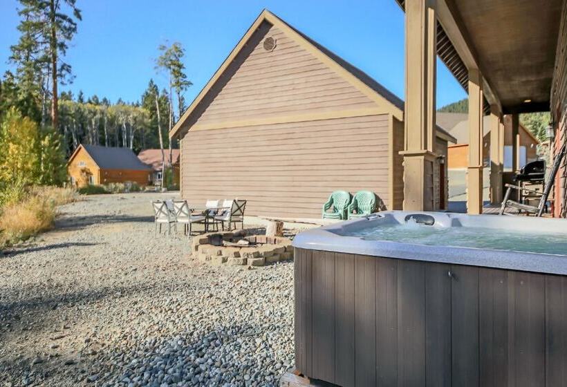 Wintergreen Lodge