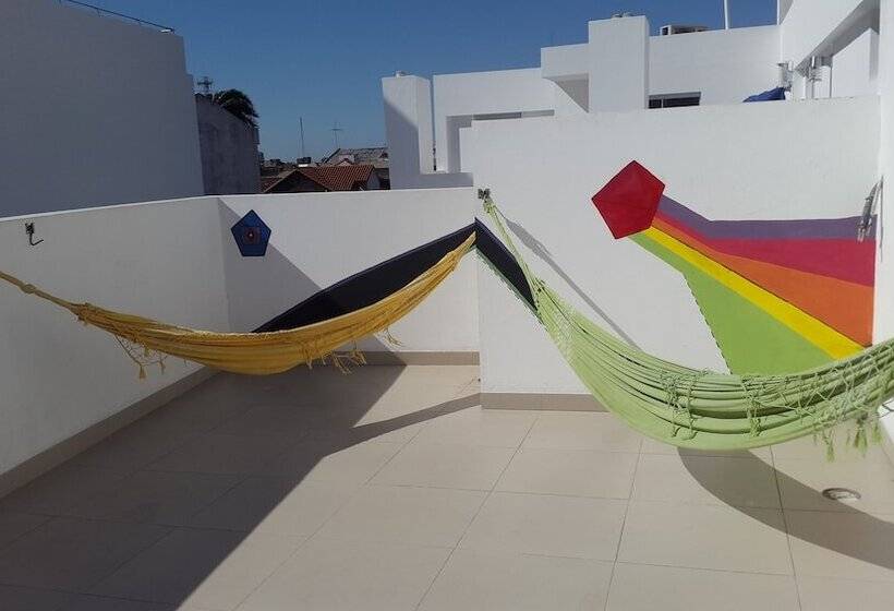 هاستل Backpackers Bar&suites