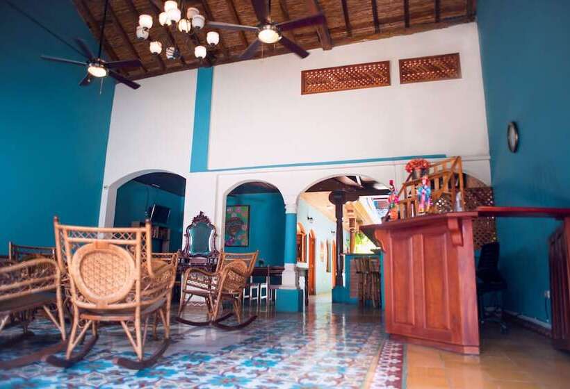هاستل Hostal Los Octavianos Deluxe