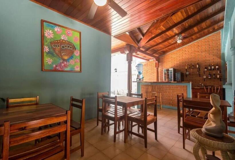 هاستل Hostal Los Octavianos Deluxe