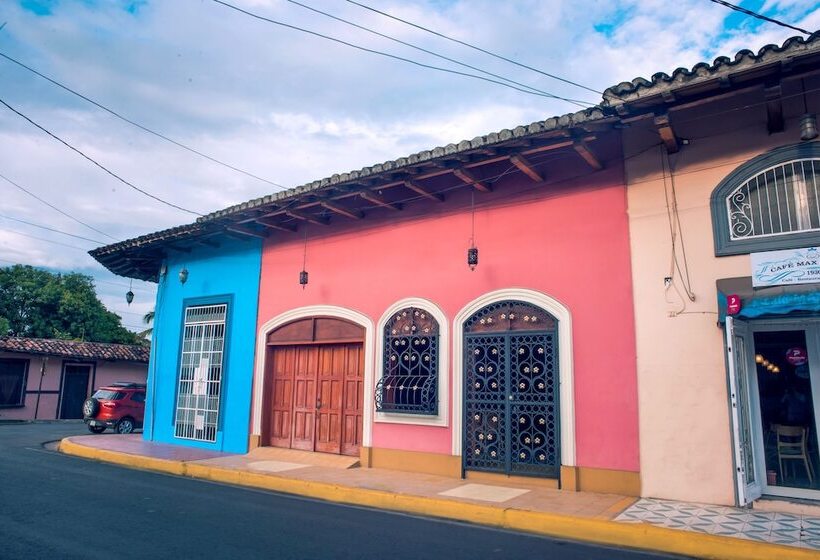 هاستل Hostal Los Octavianos Deluxe
