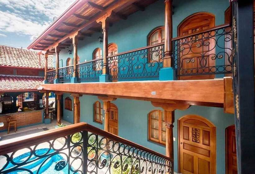هاستل Hostal Los Octavianos Deluxe