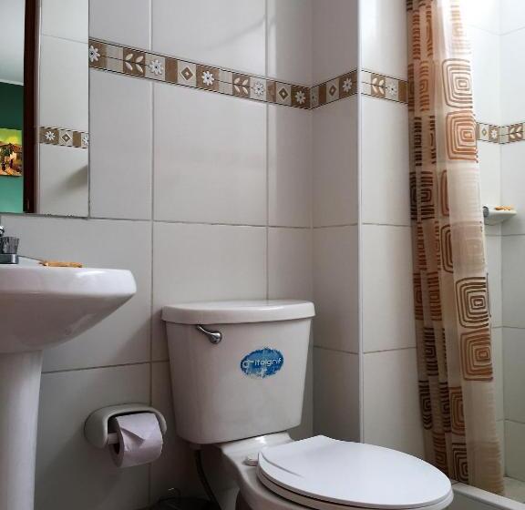 Общежитие Hostal Rodinn