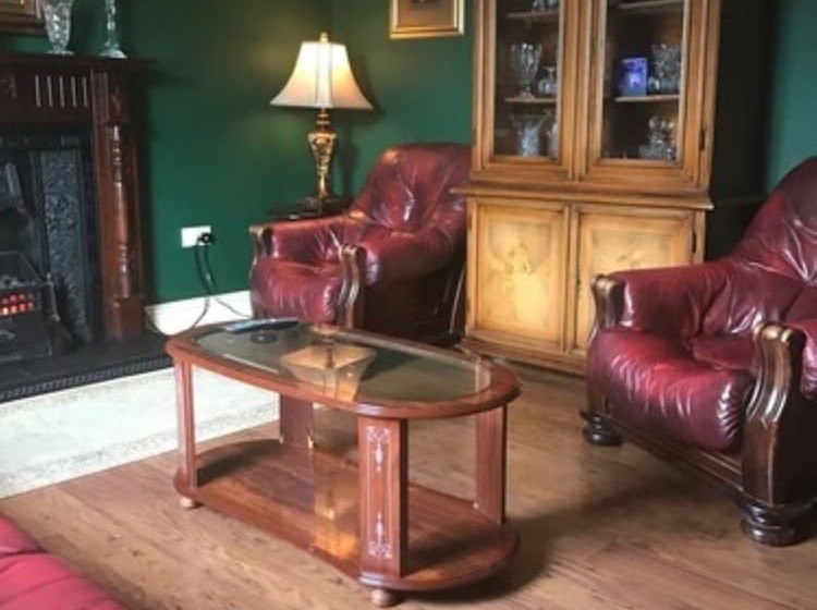 تختخواب و صبحانه Clare Manor