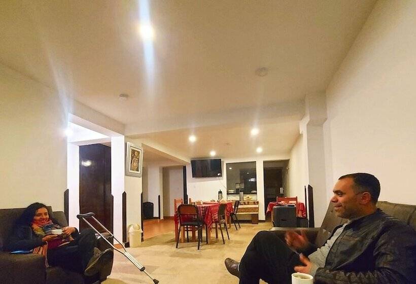 مسافرخانه Apu Wasi