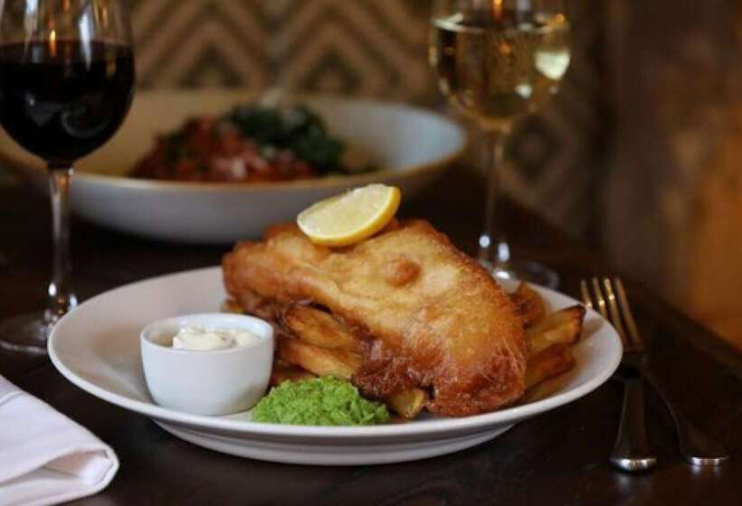 مسافرخانه Horse & Groom   Upper Oddington