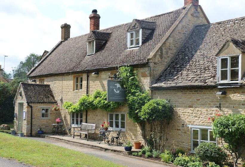 مسافرخانه Horse & Groom   Upper Oddington