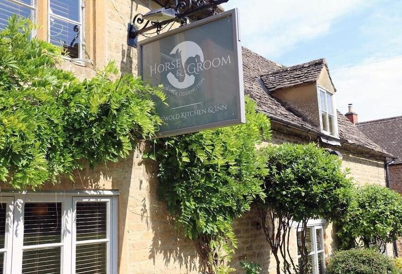 مسافرخانه Horse & Groom   Upper Oddington