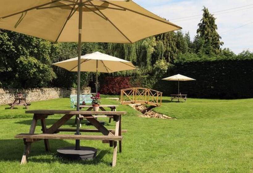 مسافرخانه Horse & Groom   Upper Oddington
