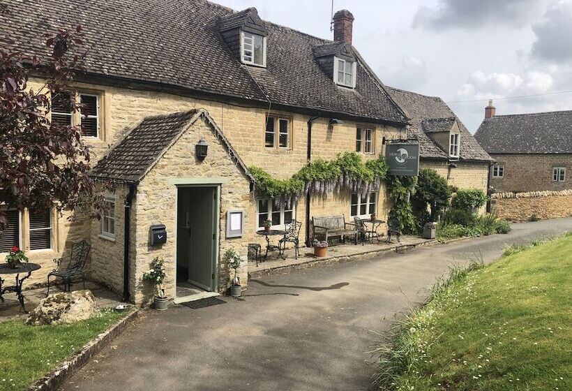 مسافرخانه Horse & Groom   Upper Oddington