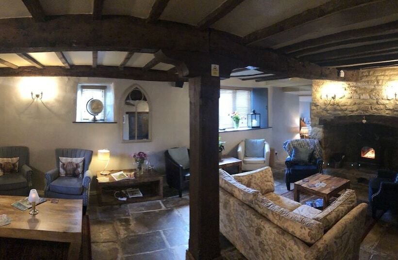 مسافرخانه Horse & Groom   Upper Oddington