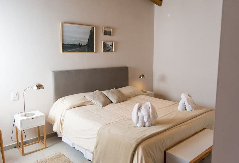 هتل Azalea Luxury Lodge