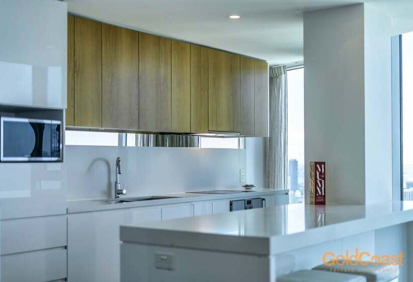 هتل Gold Coast Private Apartments