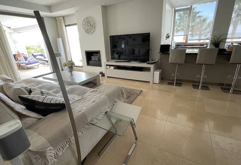 هتل Las Terrasses De Cortesin D38
