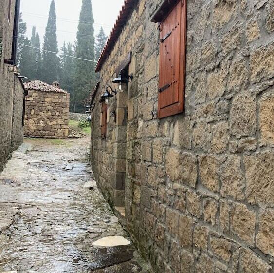 هتل Mavras Tas Odalar