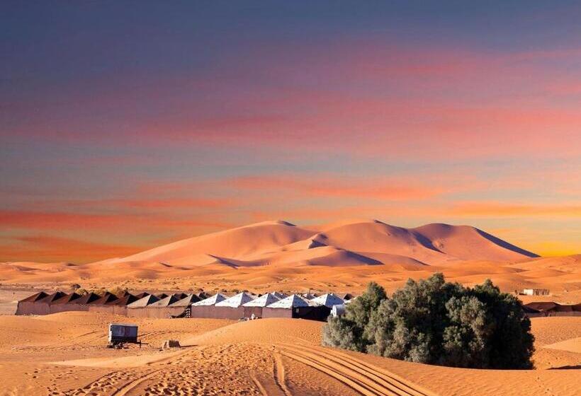 هتل Luxurious Desert Camp
