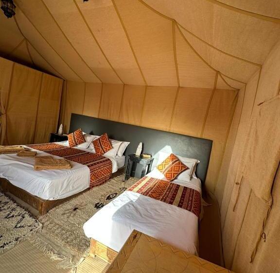 هتل Luxurious Desert Camp