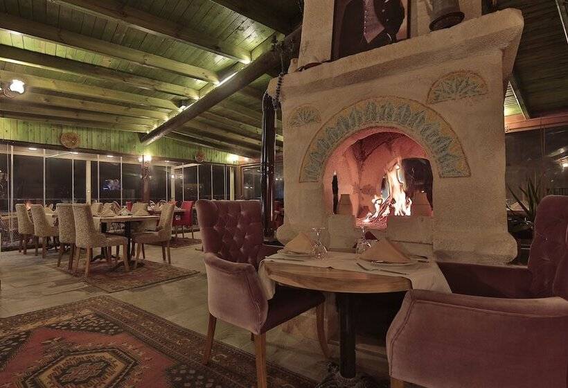 هتل Turbel Cave House