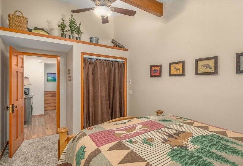 Lazy Elk Retreat   3 Br Cabin