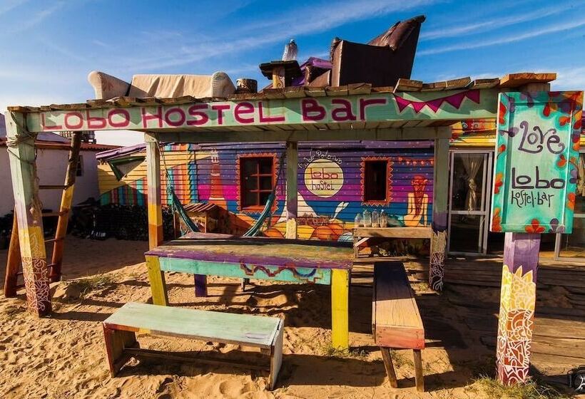 Lobo Hostel Bar