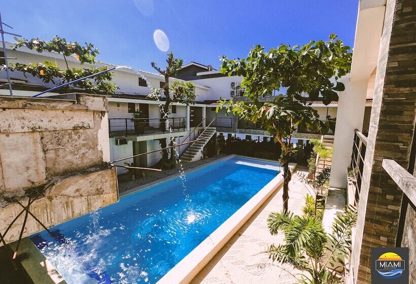 فندق Miami Heat Beach Resort
